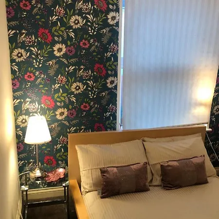 Exclusive In A Beautiful - Big Grups Lejlighed Bristol